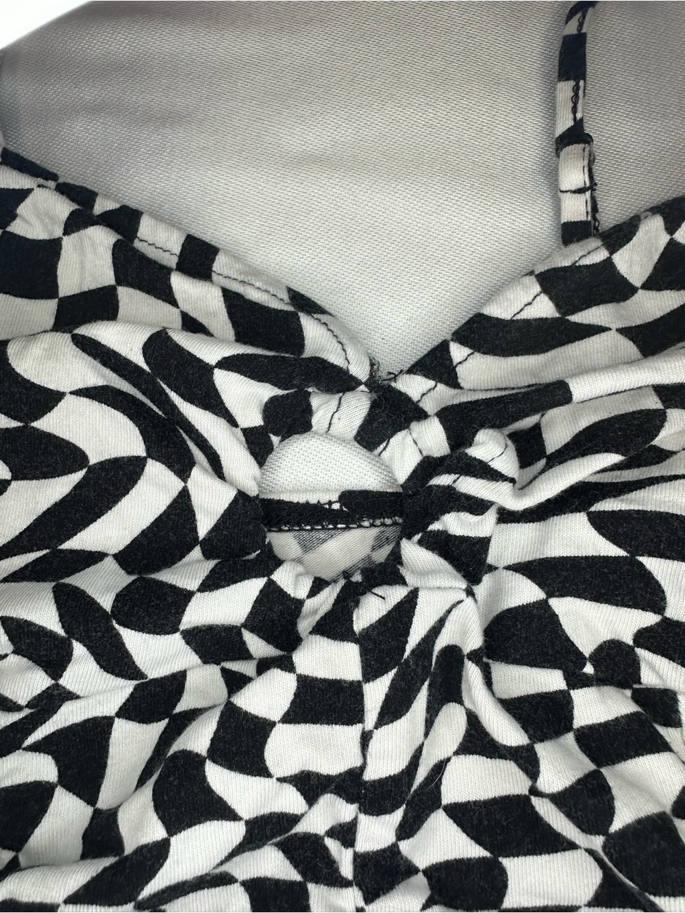 SO Black & White Optical Illusion Crop Tank - Picture 2 of 6